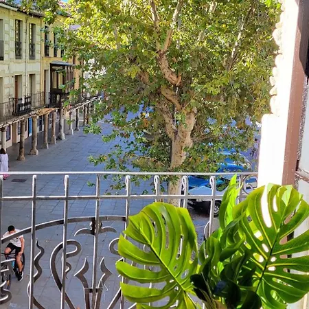 Apartment El Balcon De La Plaza. Arevalo